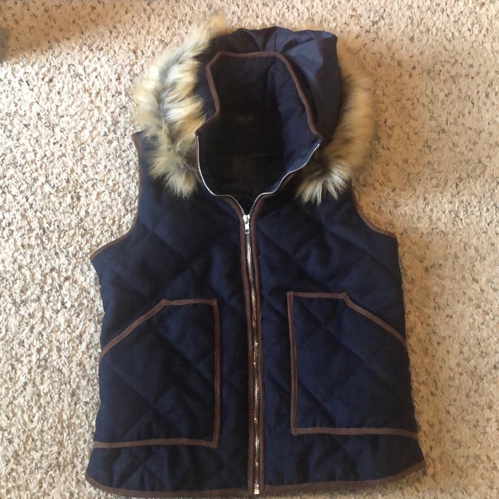 Navy Zipper Vest with Fur Hood. Sz Small